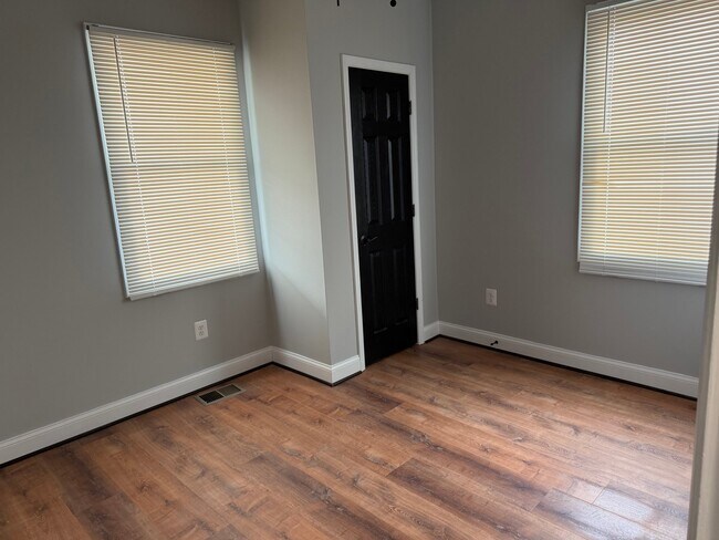 Foto del edificio - 4613 Asbury Ave
