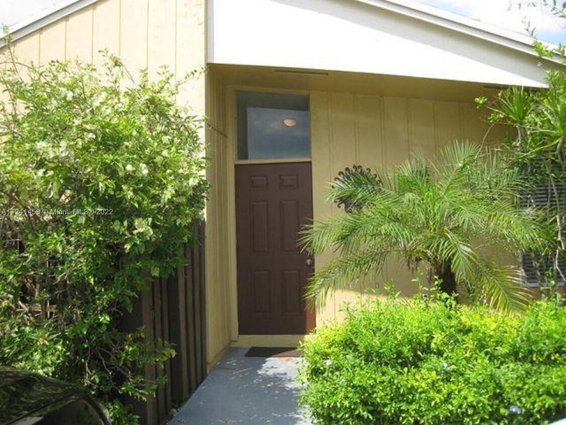 Primary Photo - 11572 Timbers Way