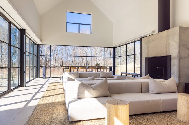 Foto del edificio - 232 Mitchell Ln