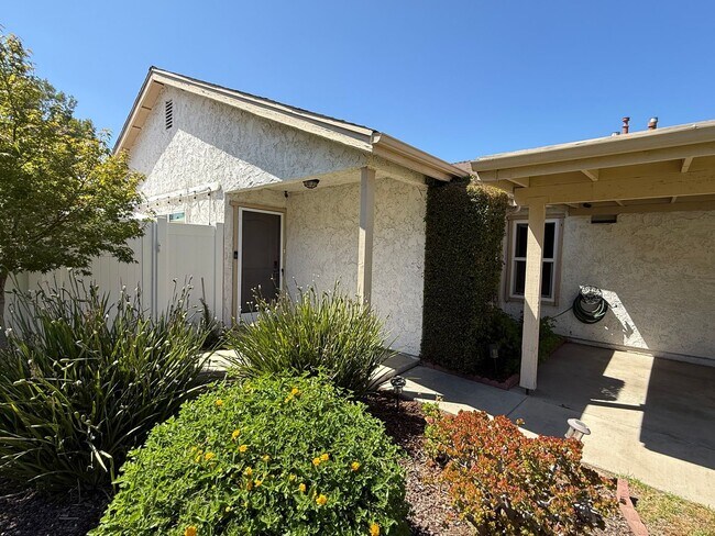 Foto del edificio - Well Maintained & Updated Home