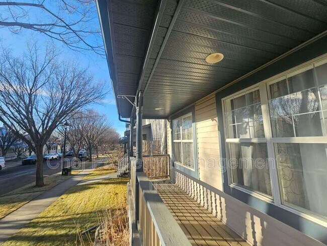 Photo du bâtiment - 1824 Tufford Way NW