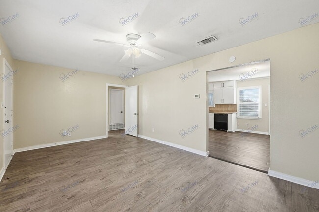 Building Photo - 208 Westfork Dr