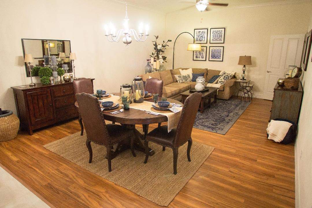 Primary Photo - 8176 Southern Pines Dr