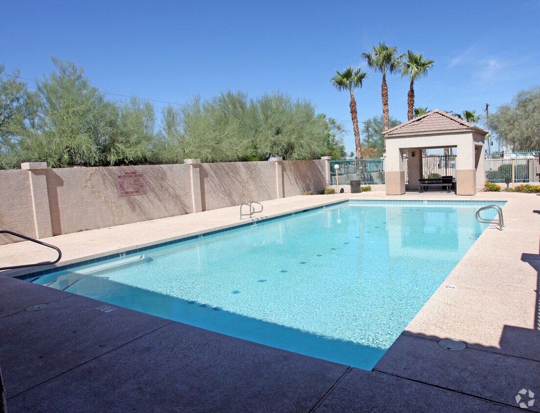 Sunrise Vista Apartments in Phoenix, AZ