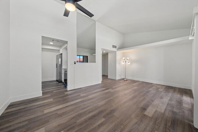 Building Photo - 81840 Ave Del Mar