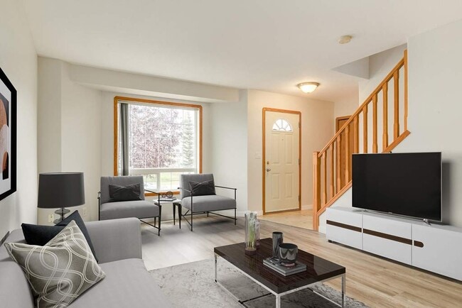 Building Photo - Kyte Crescent Townhomes