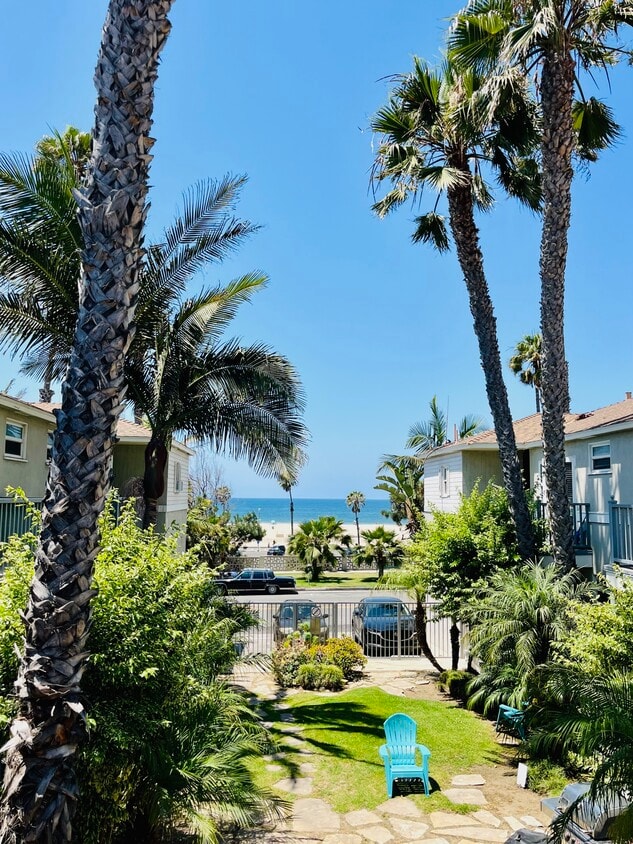Primary Photo - 2121 Ocean Ave