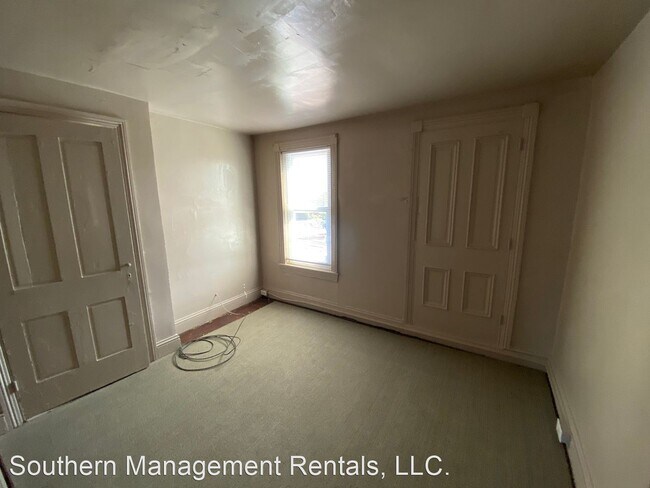 Foto del edificio - 4 br, 1 bath House - 53 S Penn St 2nd Fl