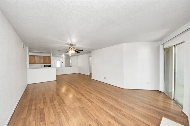 Building Photo - 10757 Braes Bend Dr