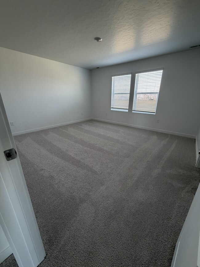 Building Photo - 273 Lightning Ave