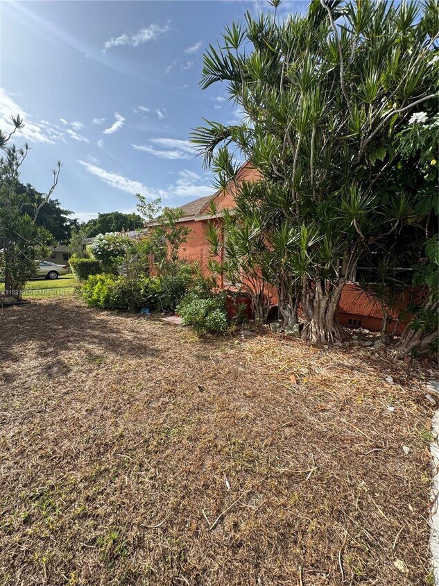 Primary Photo - 6410 SW 39th St