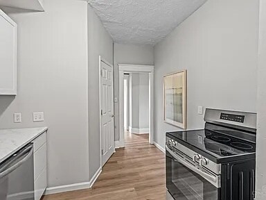 Foto del edificio - 3552 Woodburn Ave