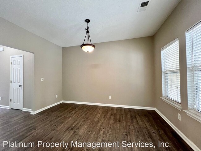 Building Photo - 3 br, 2.5 bath House - 4885 Robinson Squar...
