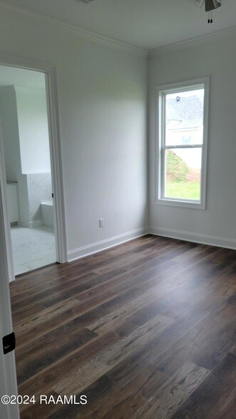 Building Photo - 100 Misty Wind Drive