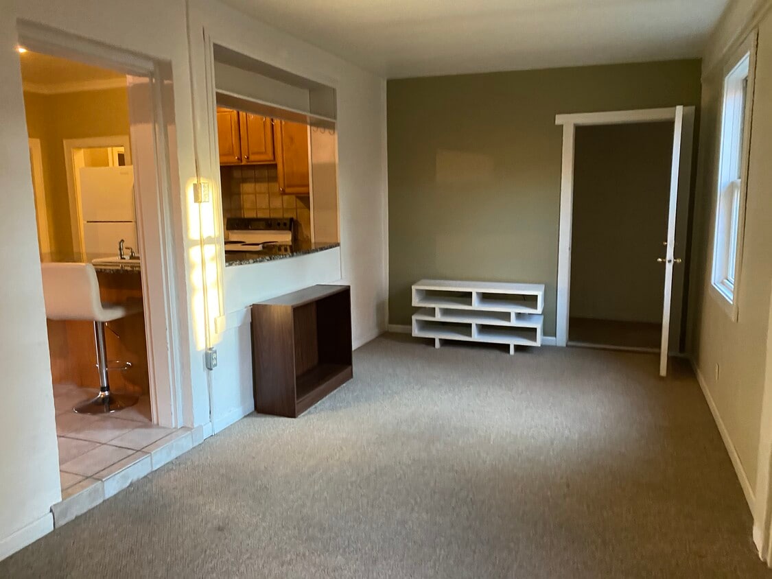 living room facing south - 4908 7th Ave