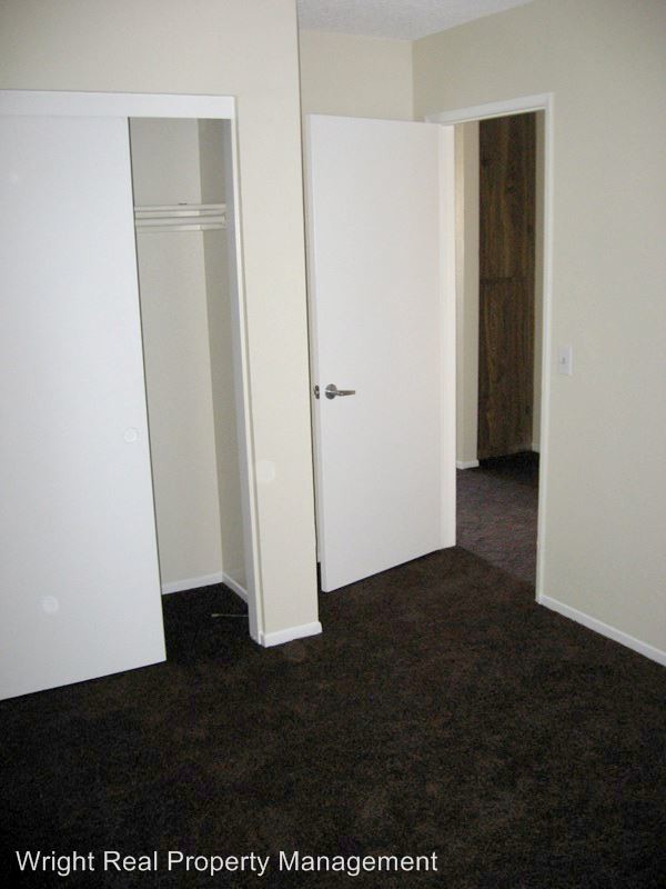 Building Photo - 2 br, 2 bath Apartment - 15947 Green Hill Dr.