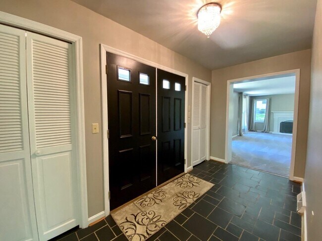 Building Photo - 8525 Camargo Rd