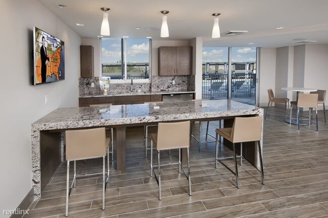 Foto del edificio - 2799 SW 27th Ter