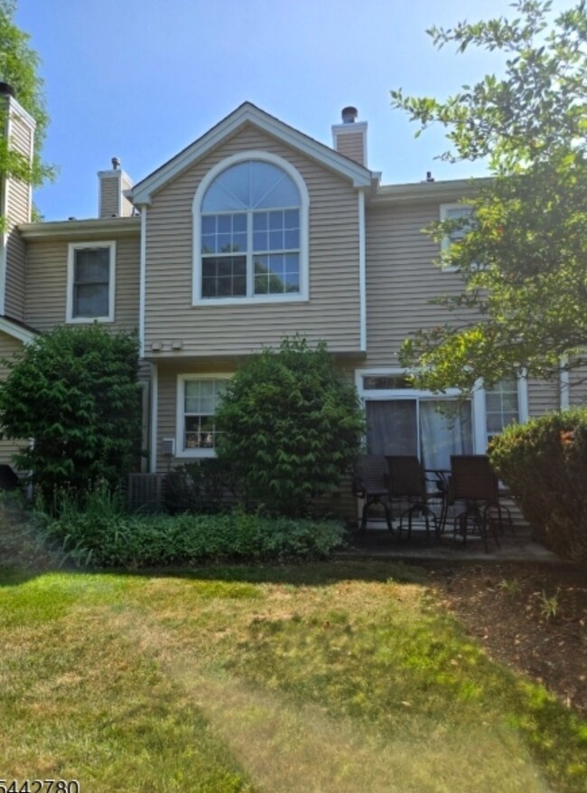 Foto del edificio - 34 High Pond Ln