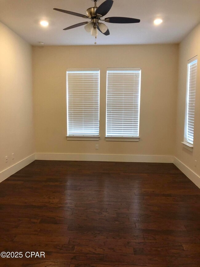 Building Photo - 3812 Mariner Dr