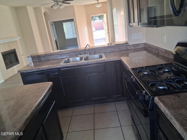 Foto del edificio - 613 Valley Plum Ave