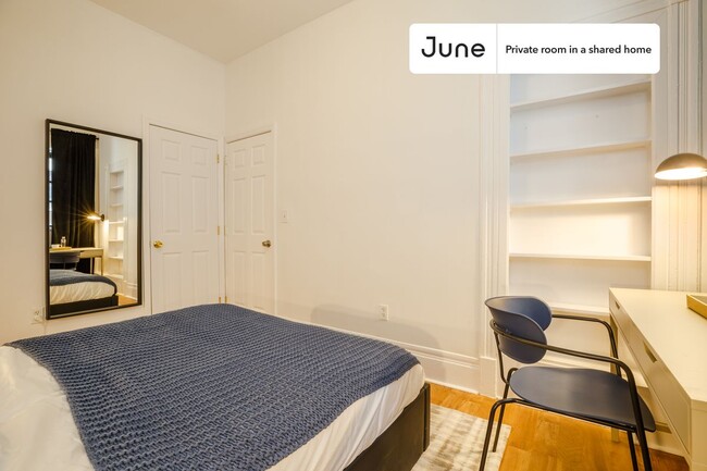 Foto del edificio - Private bedroom in 4 bed/1 bath Home
