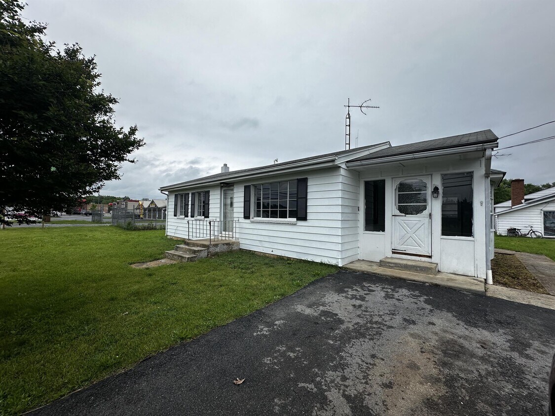 Primary Photo - 113 Middleway Pike