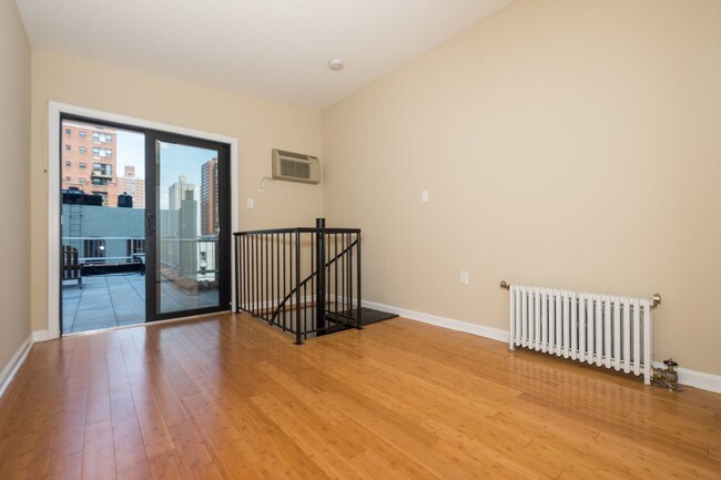 Building Photo - Gorgeous 1 Bedroom Duplex for Rent in UES!