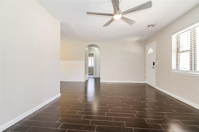 Building Photo - 1811 Westminster Pl