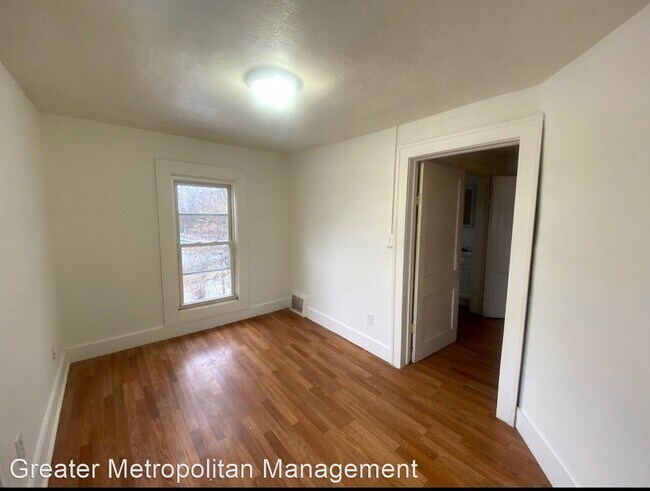Building Photo - 3 br, 1 bath House - 390 Eastland Avenue