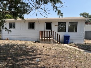 Building Photo - 200 Spruce St