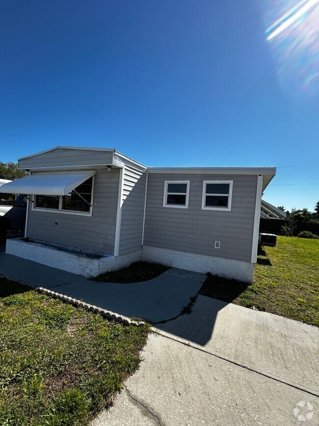 Building Photo - 2722 Indianwood Dr