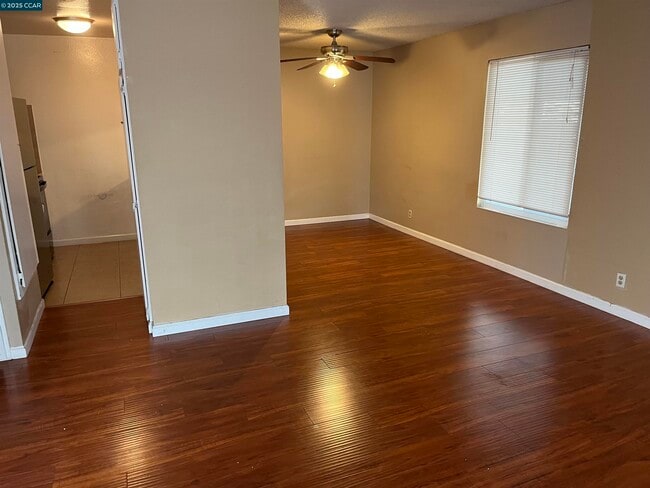 Building Photo - 2021 Olivera Rd