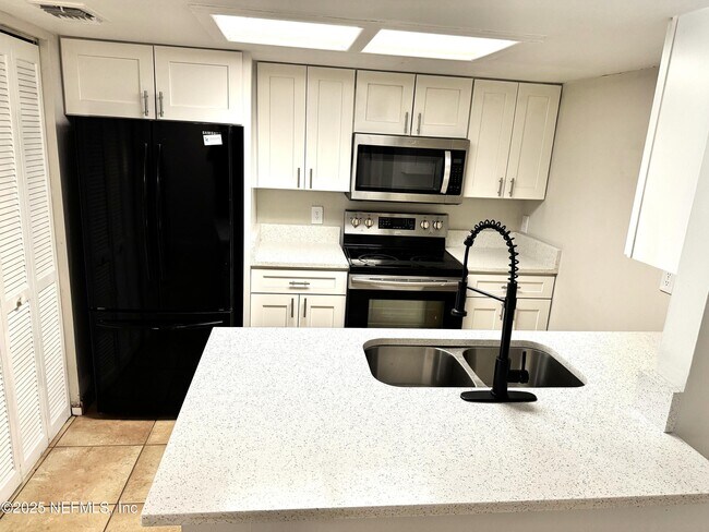 Foto del edificio - 8386 Windypine Ln
