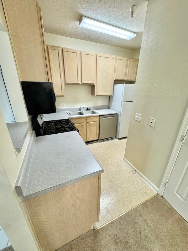 Foto del edificio - 810 Brassie Ln