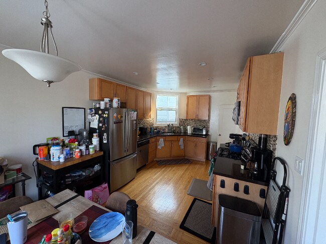 Foto del edificio - 143 Monterey Blvd