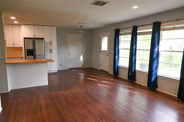 Foto del edificio - 5133 Malinda Ln N