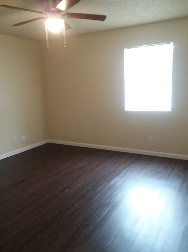 Foto del edificio - 4225 Crow Rd