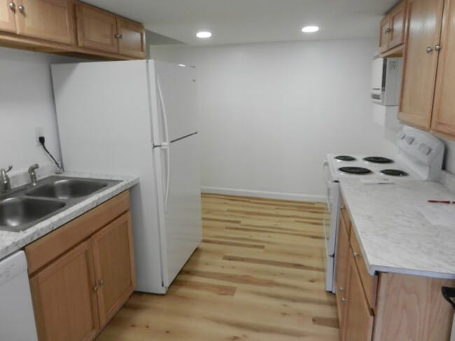 Building Photo - 69 E Louther St