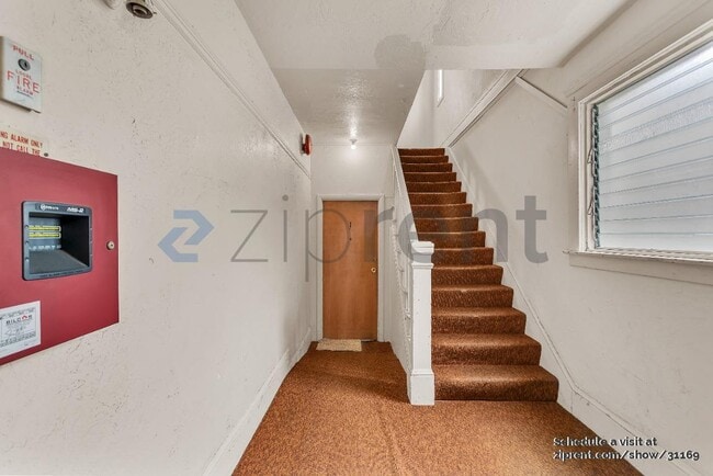 Building Photo - 1323 Leavenworth St