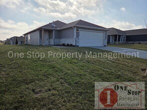 Building Photo - 7900 SE 5th St