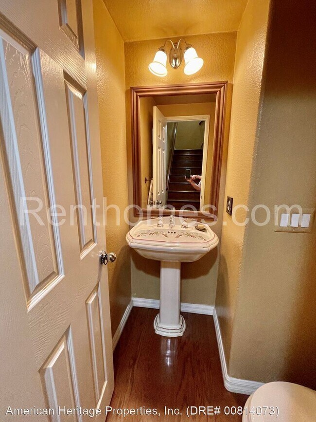 Foto del edificio - 3 br, 2.5 bath House - 16938 Robins Nest W...