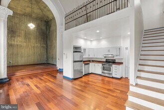 Building Photo - 3849 Terrace St