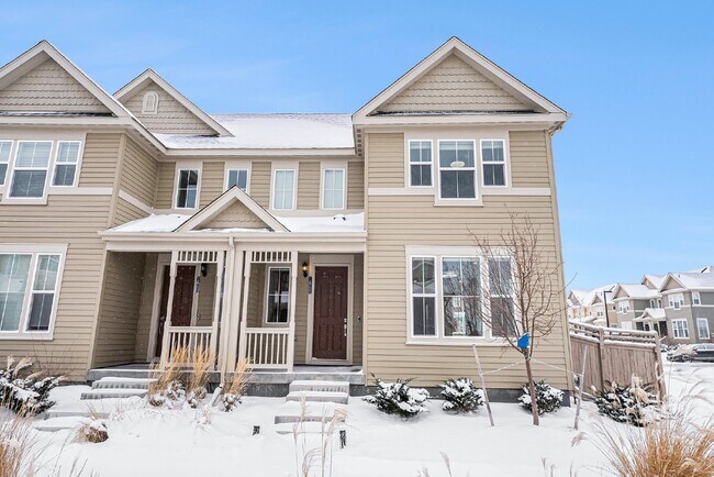 Foto del edificio - "Spacious 4-Bedroom Duplex Oasis with 3 Full Baths in Erie, CO - Your Perfect Home Awaits!"