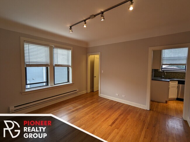 Foto del edificio - 2329 N Rockwell St