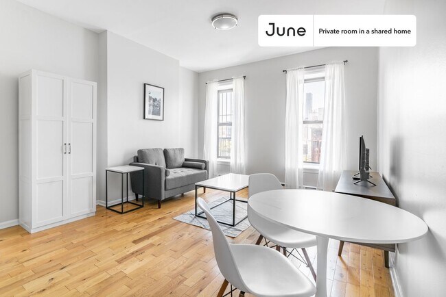 Foto del edificio - Room in Shared 2 bed/1 bath home