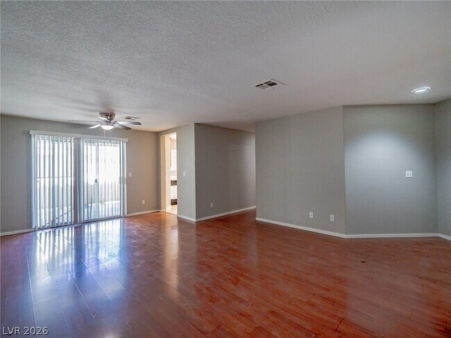 Foto del edificio - 1401 Linnbaker Ln