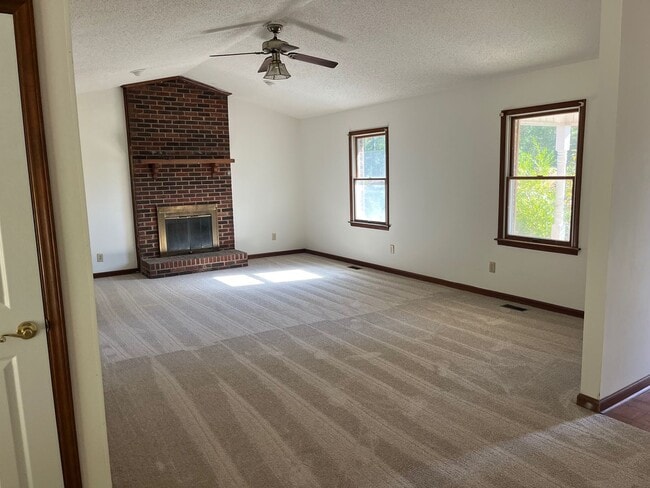 Foto del edificio - 5741 Stevens Mill Rd