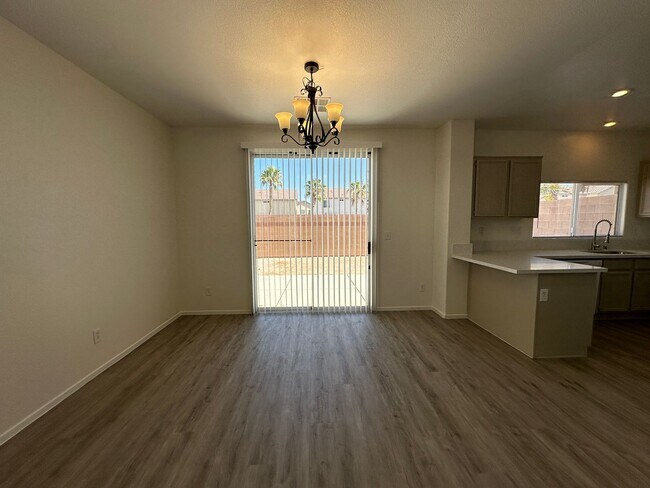 Building Photo - Beautiful Southwest home close to Nevada T...