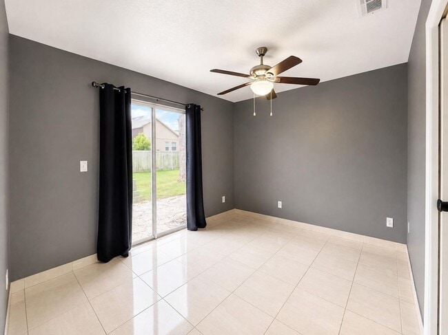 Building Photo - 43 Las Palmas Way